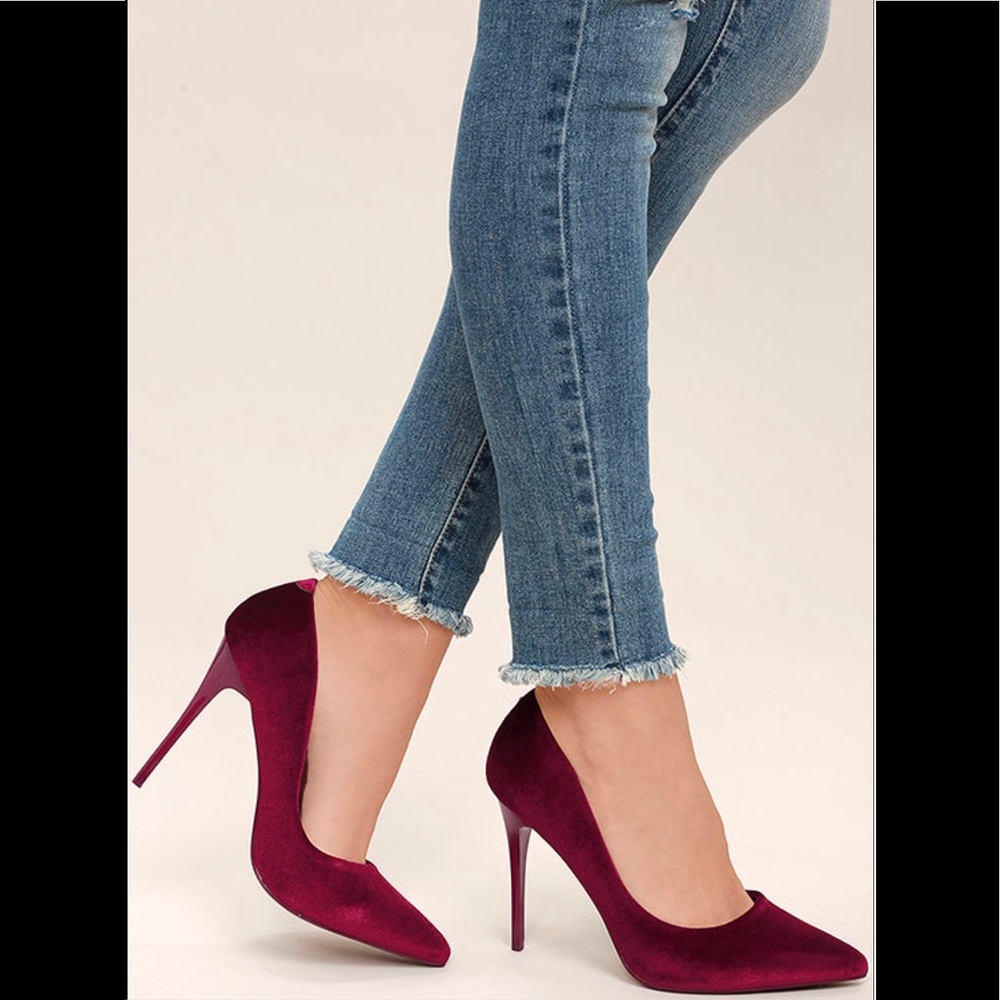 Call SPRING satin burgundy pointed pumps size 8.5